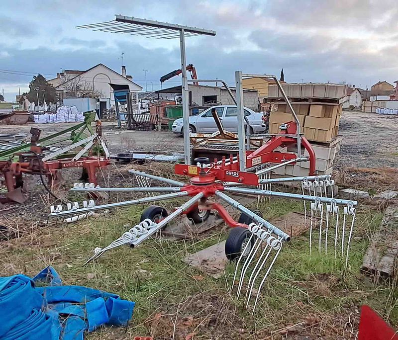 rastrillo hilerador rotativo rotor Daros GR300 SN 4R inma la rocca gavetero hilera paja empacadora alpaca paca segadora peine