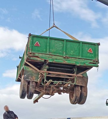 remolque agricola agrícola basculante 1 eje 8.000 kilos bastidor camión documentación documentacion piso rueda ballesta case