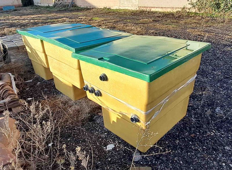 depósito deposito poliéster poliester depuradora piscina pvc baño ducha solar sol verano niño agua toalla chalet exterior sal