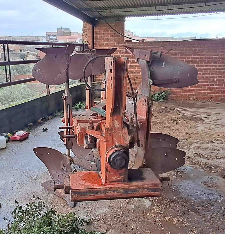 vertedera disparo hidraulico hidráulico hidráulicas hidraulicas reversibles 5 hoja brazo barbecho labor laboreo volteo sol