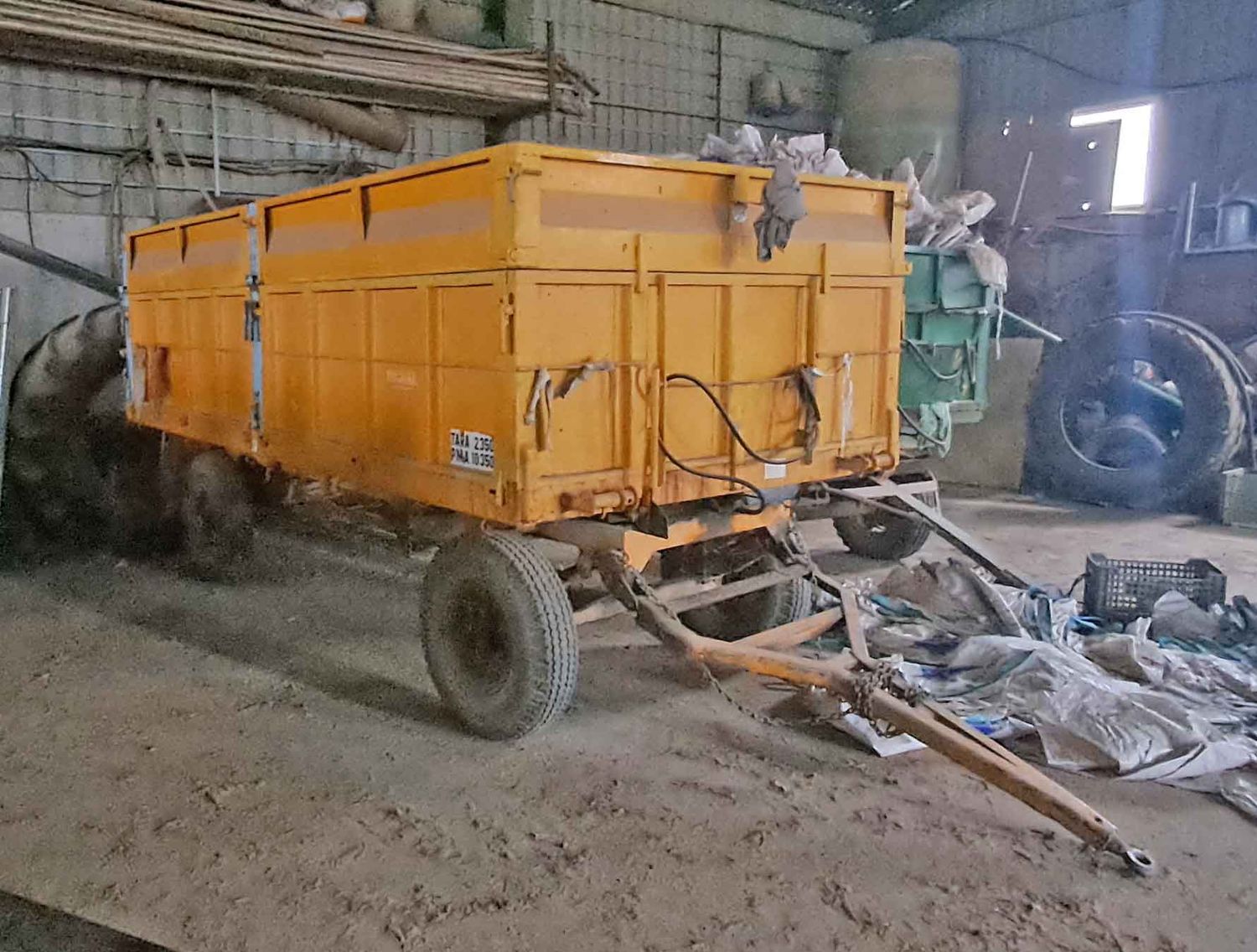 remolque agrícola agricola rigual 8T basculante 2 eje freno hidraúlico hidraulico lanza botella cereal aceituna piso rueda