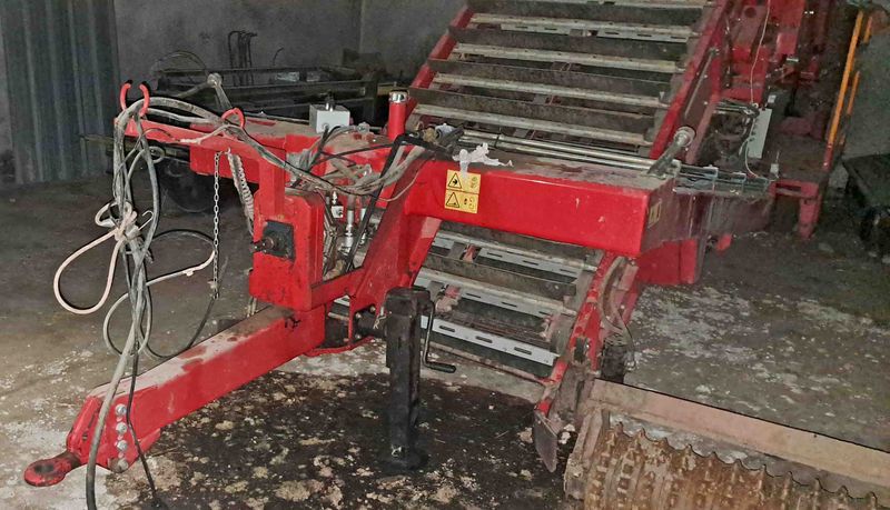 arrancadora patatas cebollas Martinez Juarez MJ 6200 hortaliza maquina sacar arrastrada rotavator grada rotativa preparador