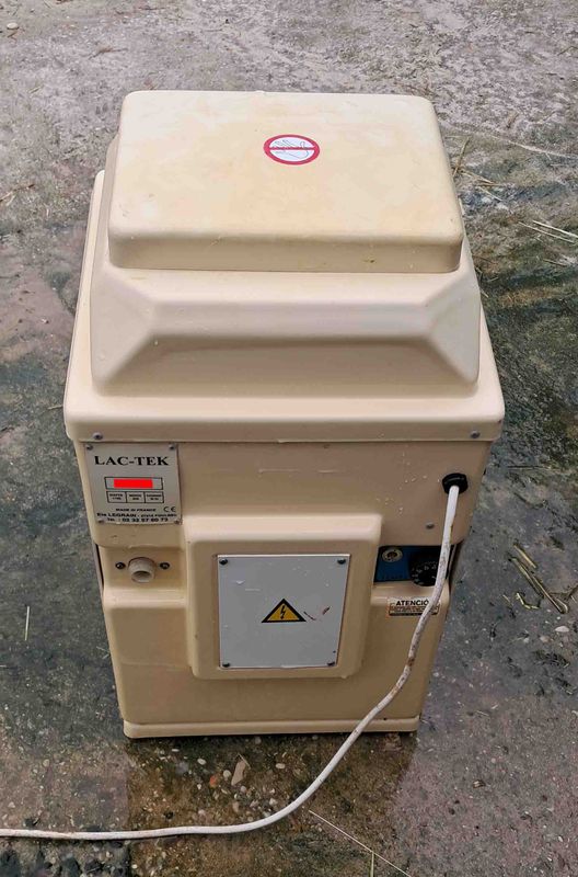 amamantadora LAC-TEK DIVASA FARMAVIC, S.A. cabrito cordero ganaderia, ovino caprino cabra oveja ordeño leche polvo queso vaca