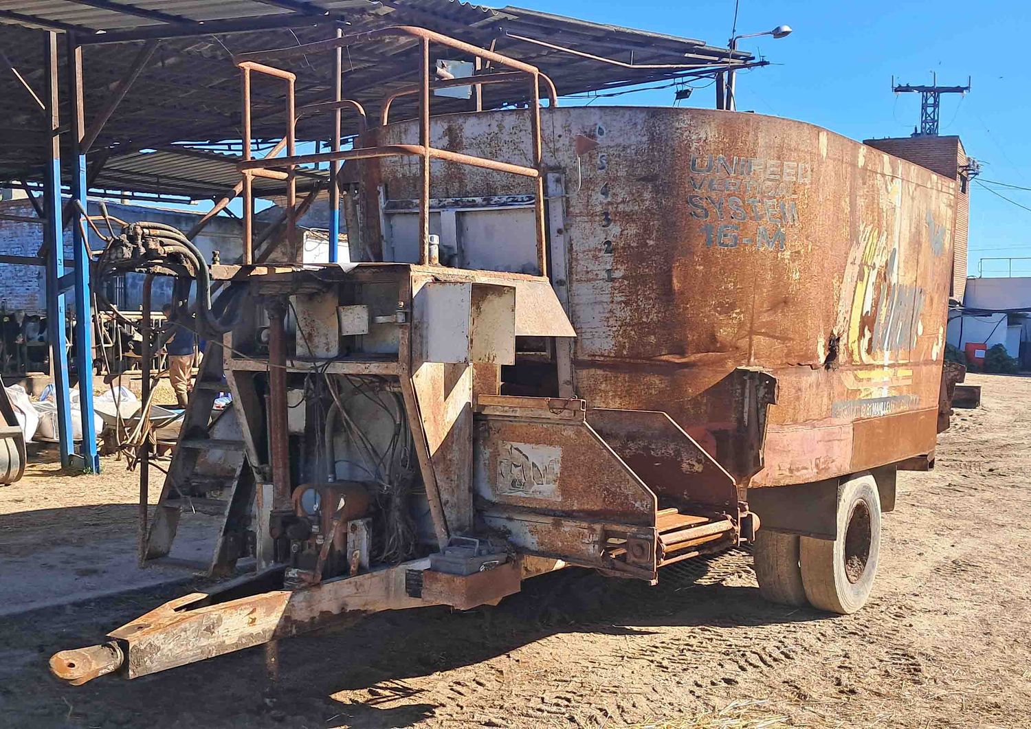 carro remolque mezclador unifeed vertical horizontal cuchilla rampa alfalfa bascula tatoma compar lombarte vaca oveja cabra