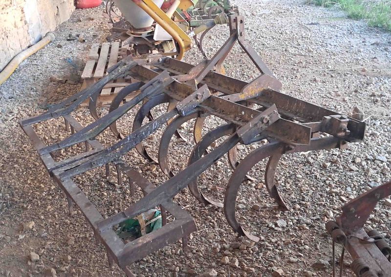 subsolador topo pala pua ripper chisel semichisel cultivador mordaza vertedera minivertedera cohecho rastro rulo grada rastra