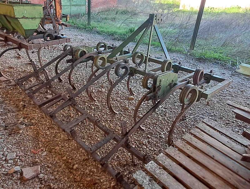 subsolador topo ripper chisel semichisel cultivador mordaza vertedera minivertedera cohecho rastra rastro rulo grada barrena