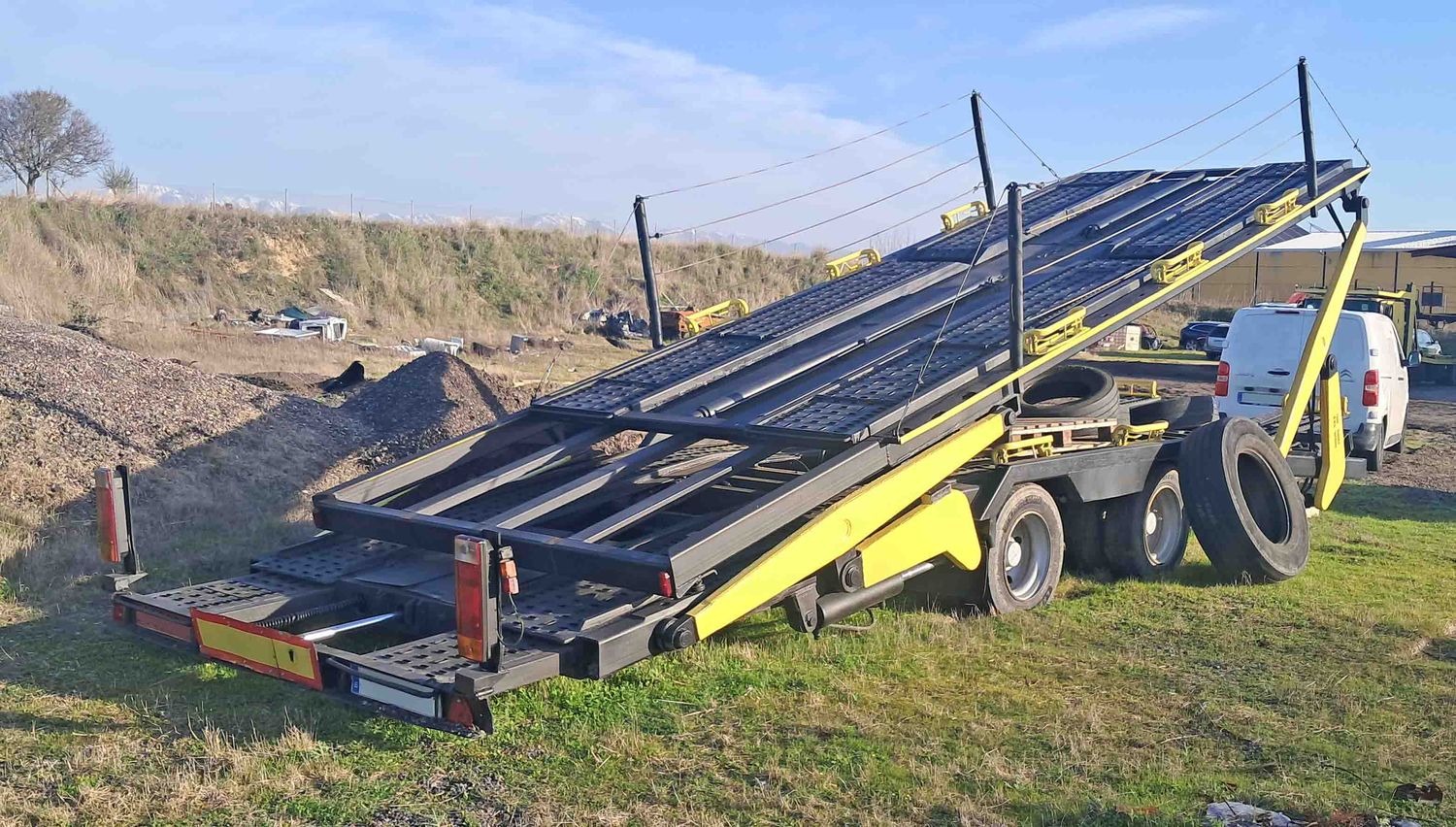 remolque portavehículo  leciñena portavehiculo portacoche camion grúa grua transporte itv tacógrafo tacografo camión taller