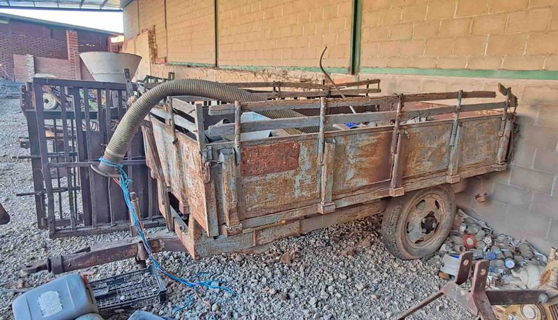 remolque agricola agrícola fijo 1 eje kilo sin documentacion documentación rueda cubierta grano aceituna oliva cereal alpaca 
