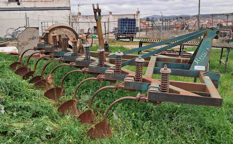 rastro rastra arado chisel cohecho mini vertedera minivertedera pulgada abatible hectarea fanega labranza arado vertederin