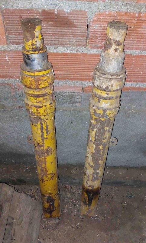 pala cazo porta palets pantalla alpacas estiércol pinchos anclajes amarres tenias leon distribuidor stoll quicke telescopica