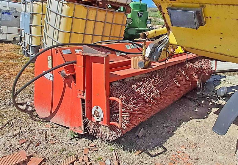 barredora cepilladora hidraúlica hidraulica reversible agric WUM-24G agricultura ganadería ganaderia olivar almendro deere