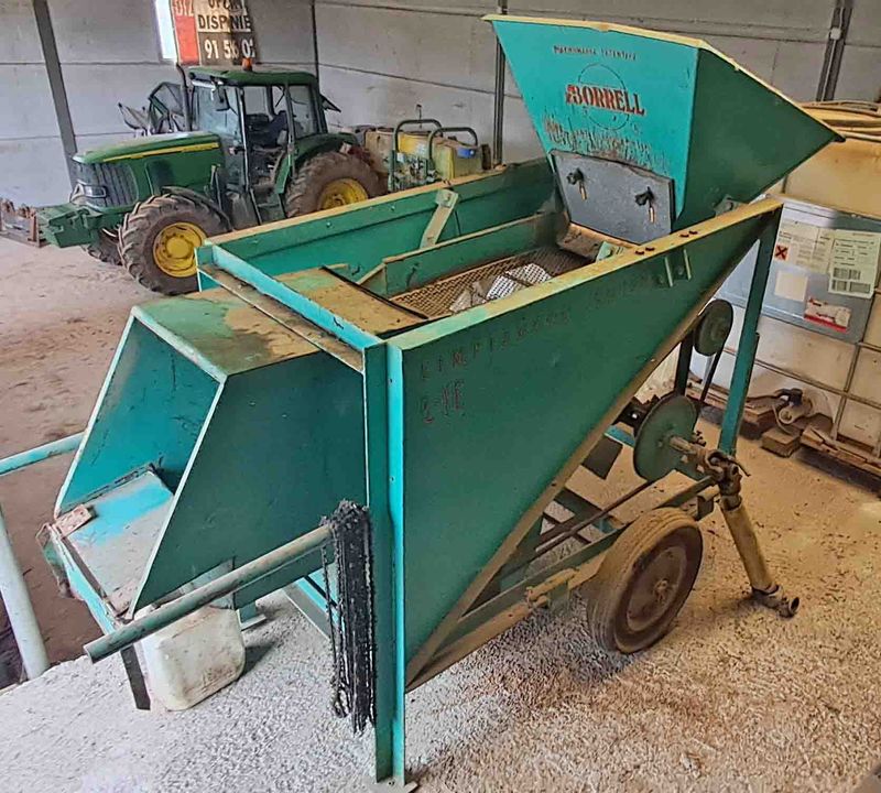 limpiadora aventadora borrell aceituna oliva olivar hojas garbanzo cereal limpieza turbina aire tractor cardan toma fuerza