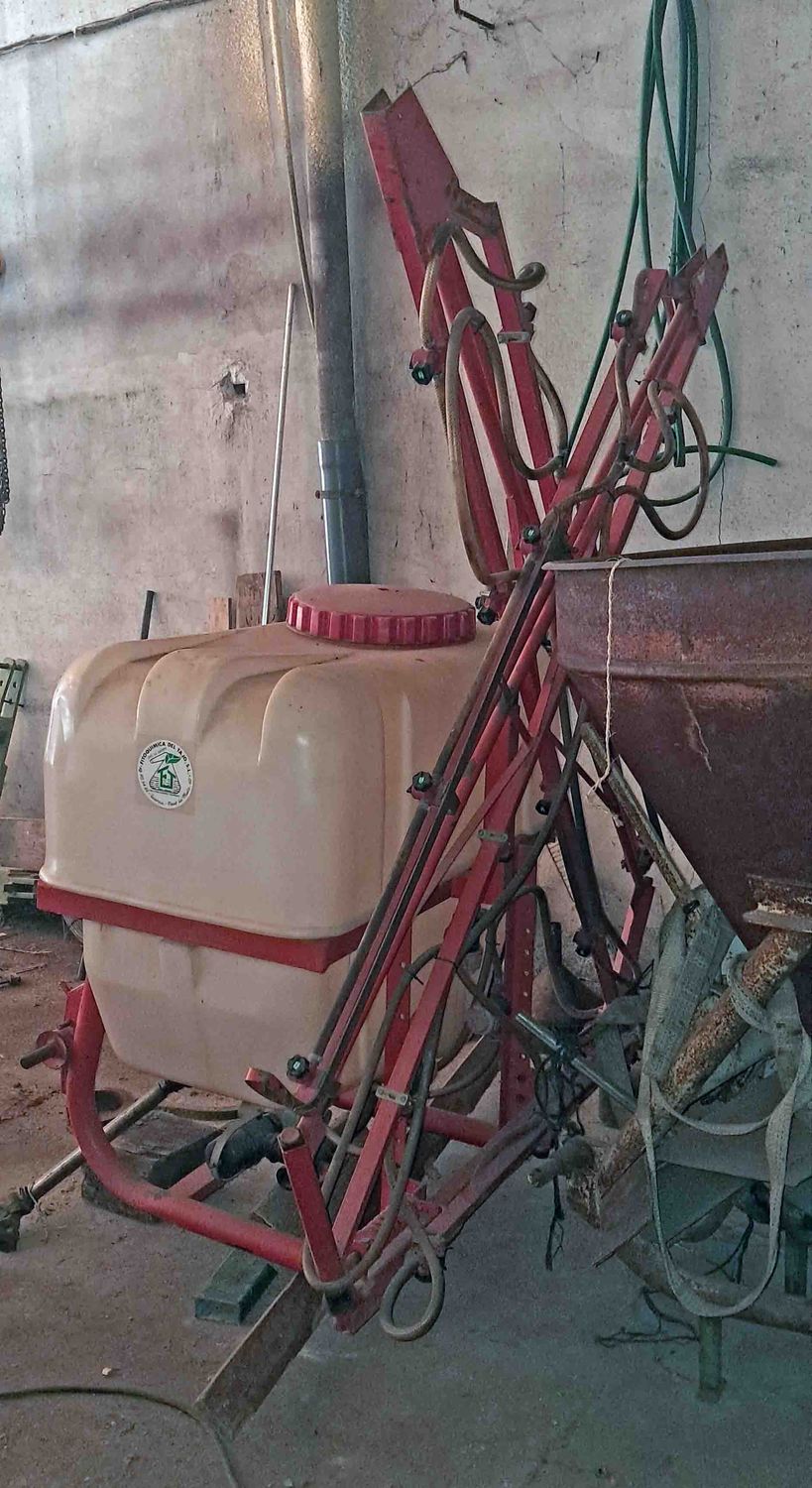 Cuba tratamiento 600L brazo 10 metro industrias sanz bomba membrana pistones pistón brazos cereal presión presion olivar deer