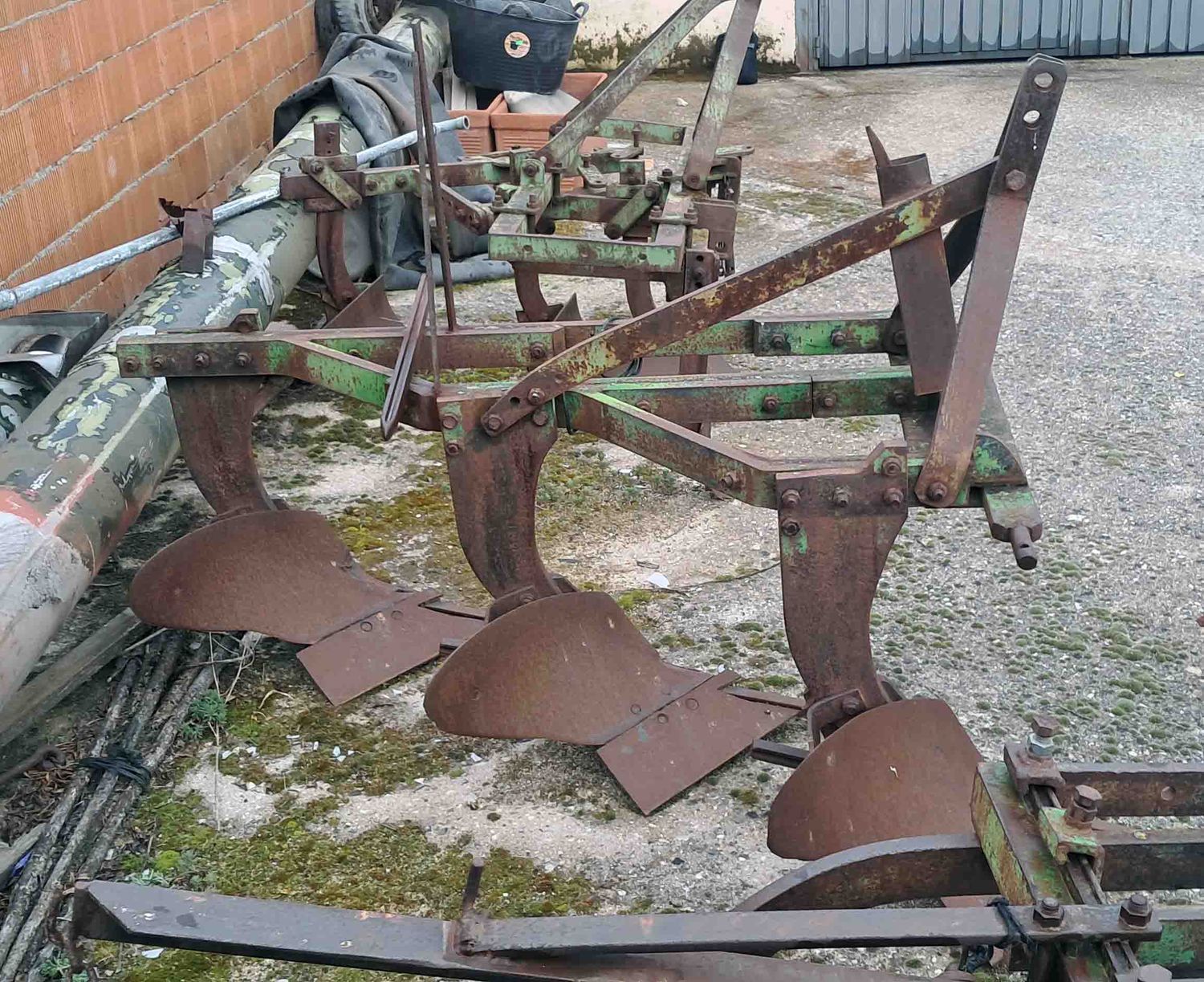 arado vertedera 3 hoja formón formon tractor huerto labranza labor alzar cv simple tracción traccion doble ebro deere fiat mf