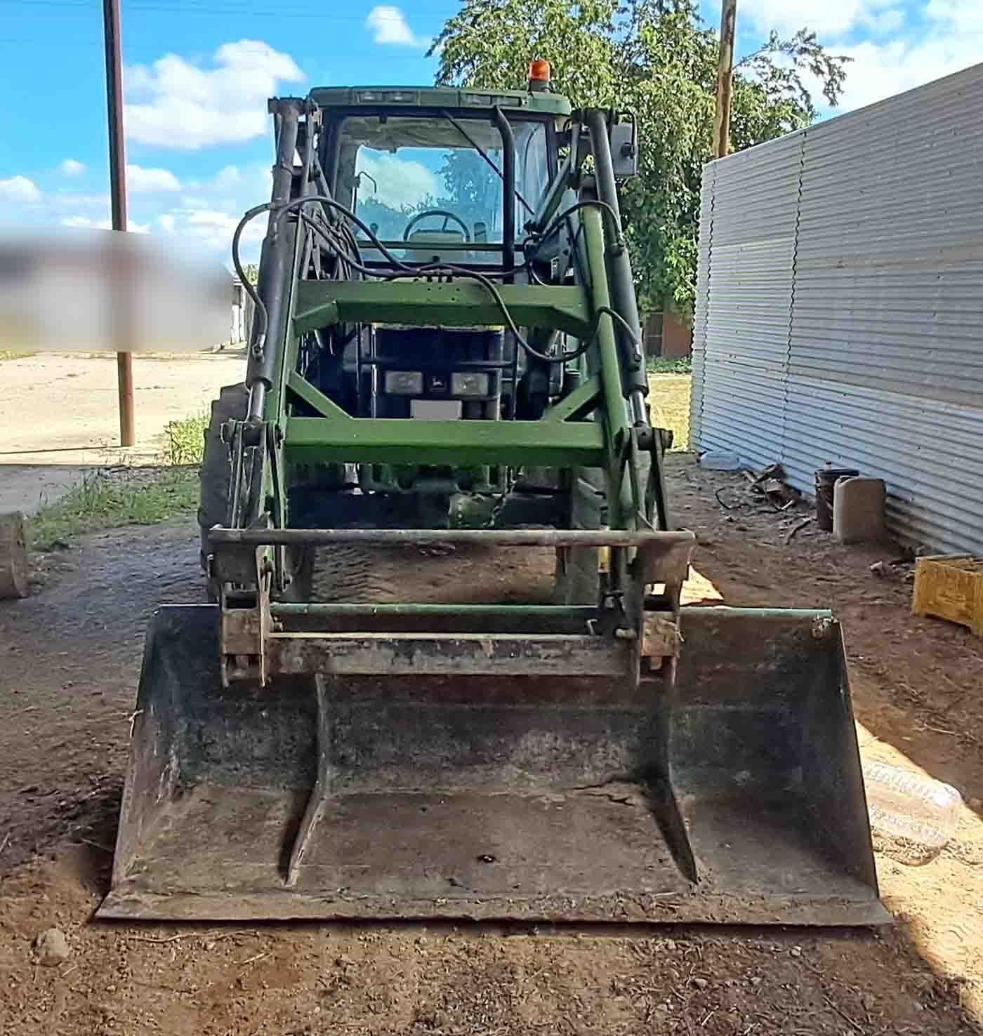 john deere 6310 pala el leon 405 1635 26 3050 5095M 5115M 5085M 6020 6115M 6120M 6430 MFWD 6120M 6175M 6410 6910 7810 7000 76