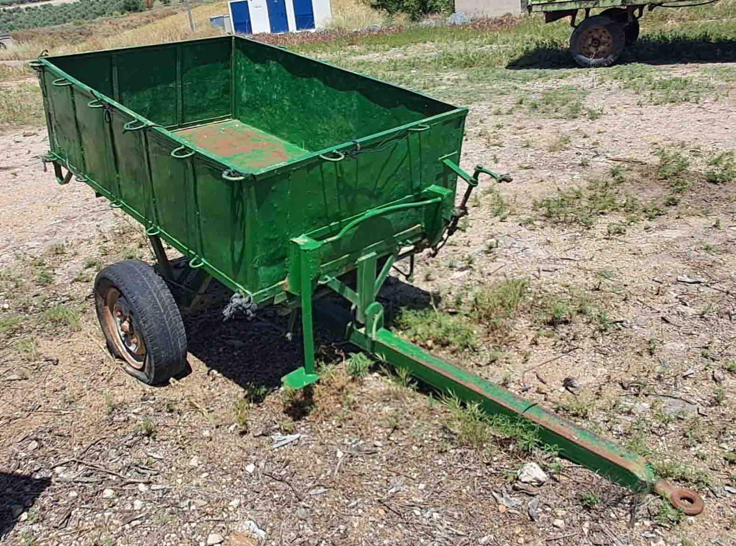 remolque agricola agrícola 1 eje 1.500 kilos 1500 kg tractor aceituna cereal rueda cubierta arena cemento abono cuba agua 