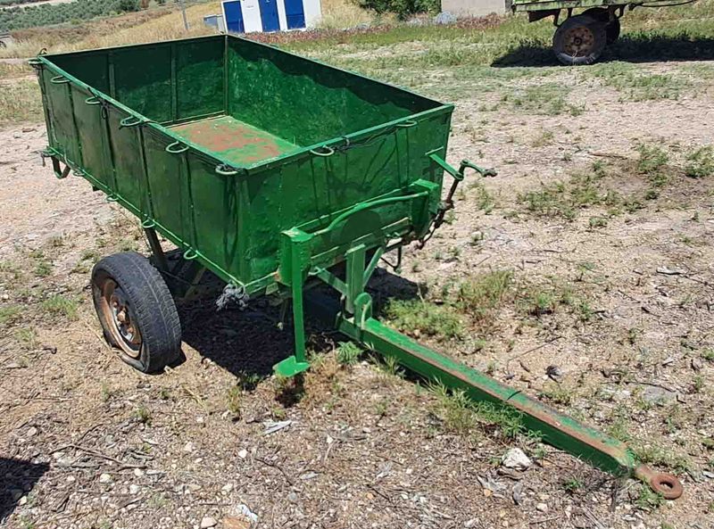 remolque agricola agrícola 1 eje 1.500 kilos 1500 kg tractor aceituna cereal rueda cubierta arena cemento abono cuba agua 