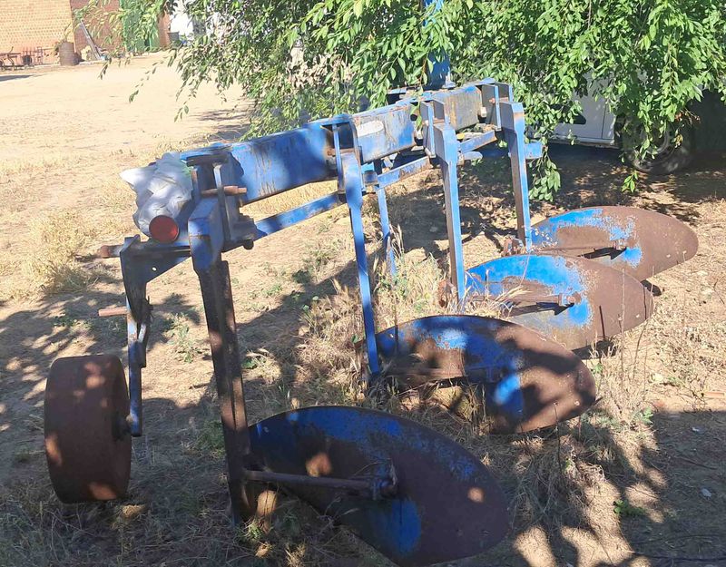 arado vertedera vertederas gil tajo variable mecanico mecánico punta resguardador fusible volteo voltear labor tractor deere