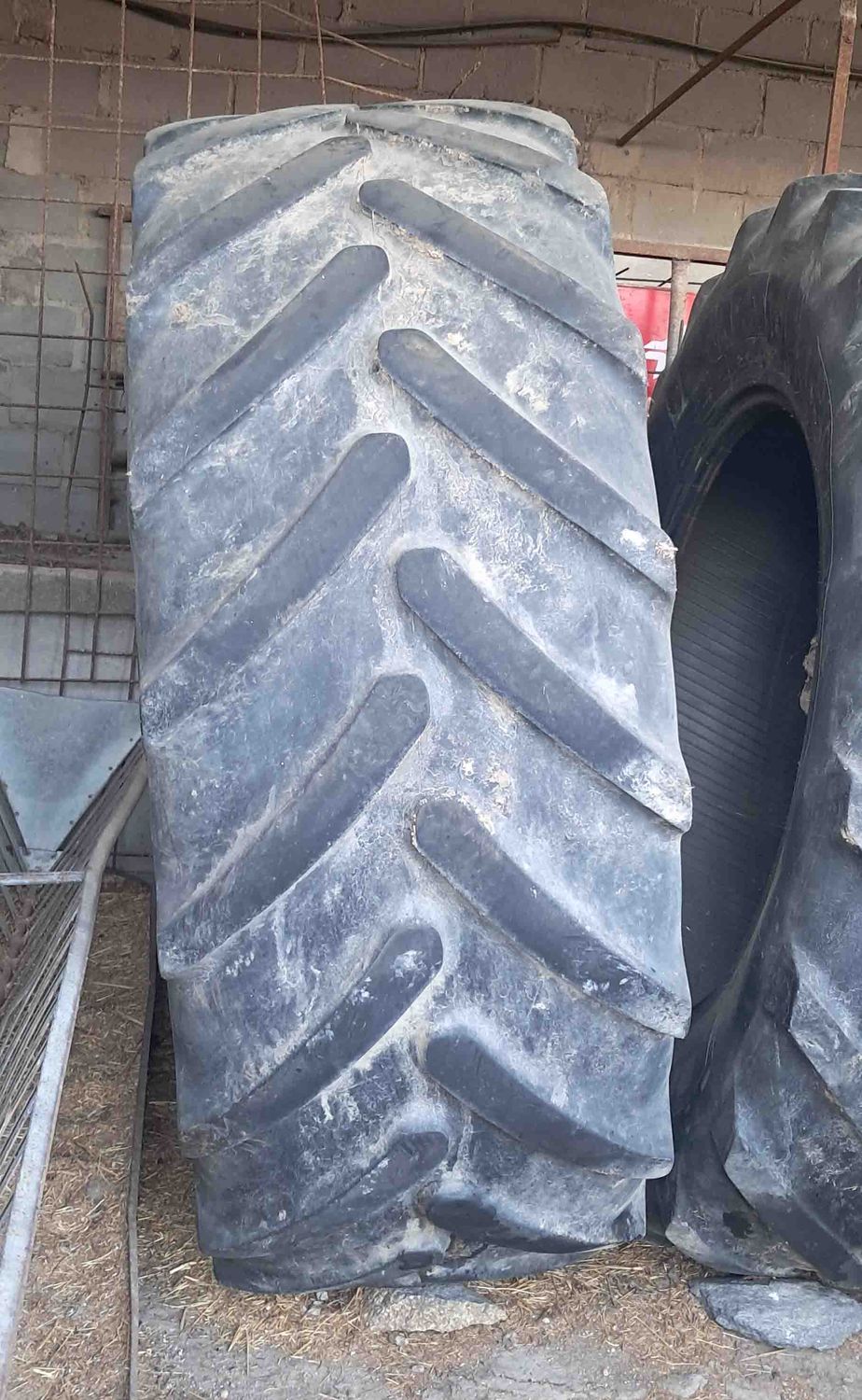 2 Cubiertas Michelin 650/65R42 tractor agricultura doble traccion rueda tracción segunda mano usado usada camino cv pirelli