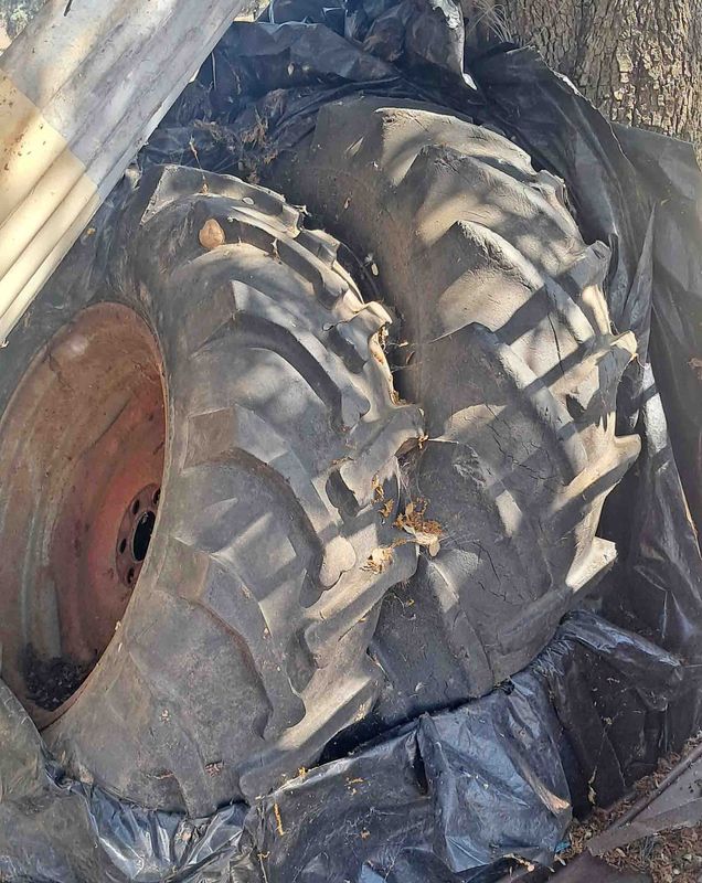 rueda completa cubierta everest 16.9-30/14-30 tractor john deere fendt