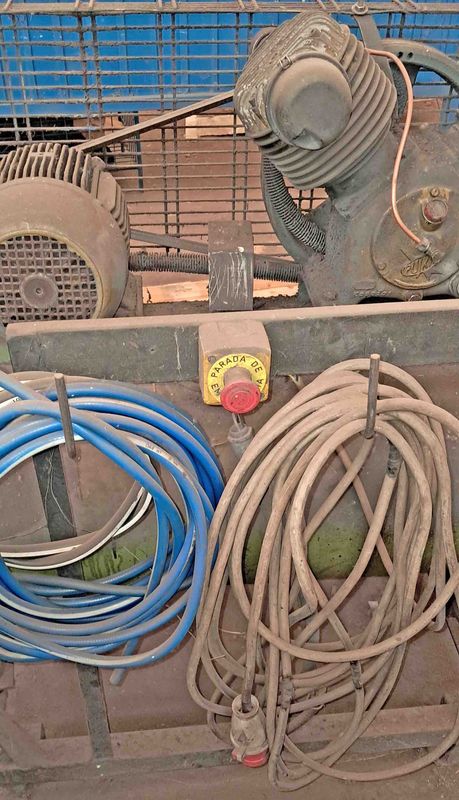 compresor aire puska puskas litro presion presión soplado inflado pintar pintura pistola atmosfera atmósfera bar bares kg/cm2