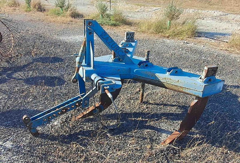 subsolador 3 5 7 ripper topo subsolador zazurca tractor martorell jympa olivar cereal drenaje agua lluvia labor john deere