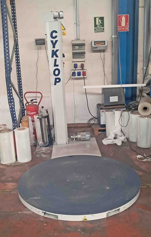 embalaje plástico plastico film transparente blanco bobona jumbo paletizadora CYKLOP envolvedora enfardadora rebobinadora