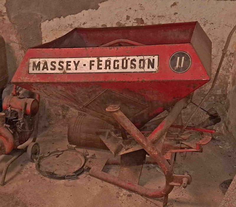 abonadora centrífuga massey ferguson abono cereal tractor sembrado siembra abonado toma fuerza cardan 400 kilos kilo case