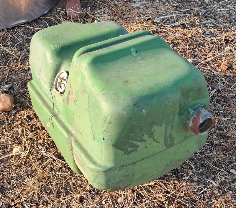 deposito depósito gasoleo gasóleo tractor john deere 3640 serie 40  John Deere 3640S 3040 3140 3350 3650 doble traccion