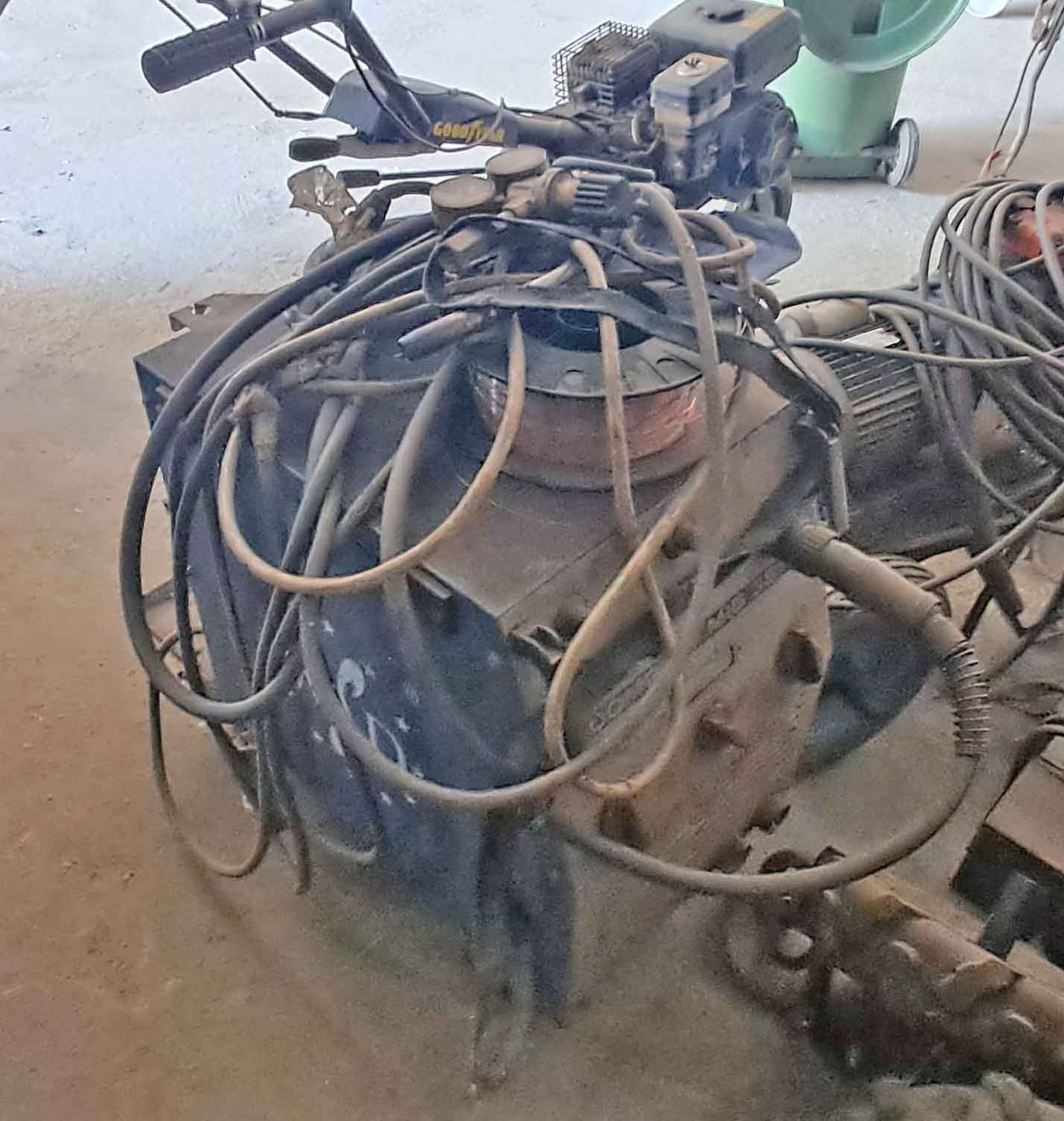 Maquina soldar de hilo continuo CEA Welding Compact MIG 381 hierro acero gas co2 acero alumino cerrajería cerrajeria fragua 
