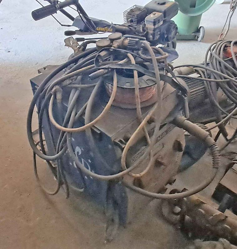Maquina soldar de hilo continuo CEA Welding Compact MIG 381 hierro acero gas co2 acero alumino cerrajería cerrajeria fragua 

