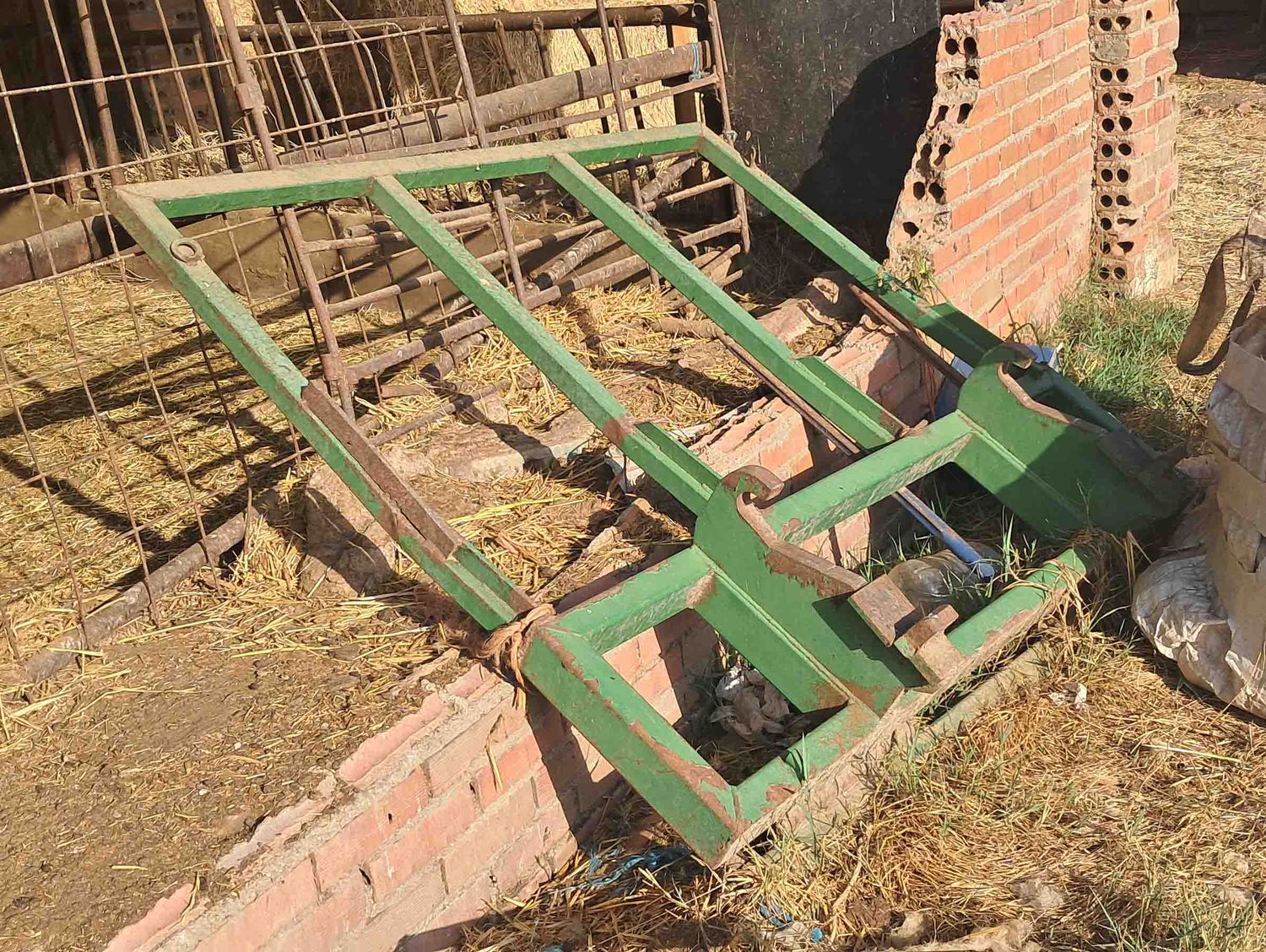 pantalla pincho pinchos alpaca paca empacadora 4 6 cuerda tractor pala leon tenias castillero lopez garrido bmh empacadora