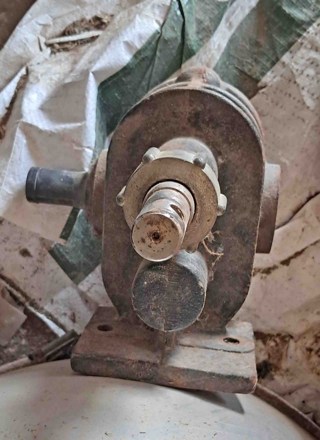 bomba membrana pulverizador media baja presión presion caudal 140-185 litros 15-20 bares cereal fitosanitario producto herbic