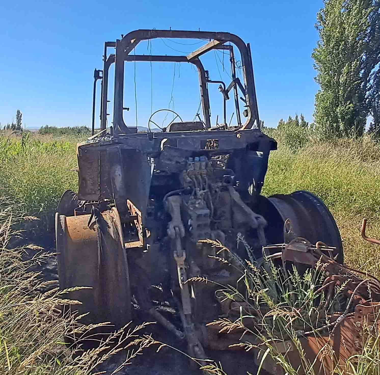 tractor john deere 7700 7800 calcinado quemado fuego desguace doble traccion tracción despiece grupo delantero trasero culera
