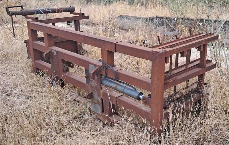 agrupador alpaca alpacas paquete paquetes pequeño pequeños pequeña pequeñas tractor cuerda pita pala pincho pantalla forraje
