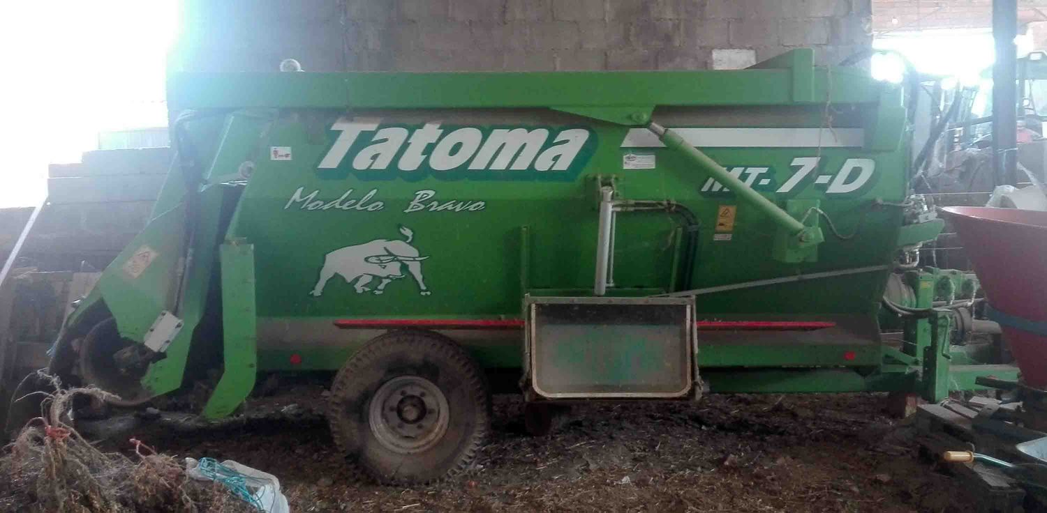 unifeed tatoma MT-7-D Modelo Bravo 7 metros cubicos fresa vaca leche oveja cabra carro remolque mezclador bascula rampa deere