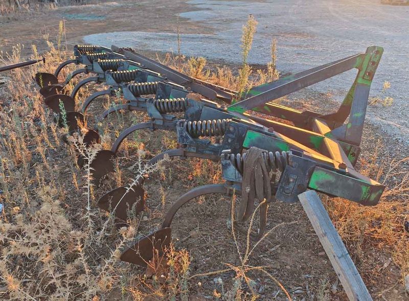 arado vertedera vertederines vertederín vertederin coche 8 brazo mordaza muelle alzar labor levantar barbecho tractor tierra