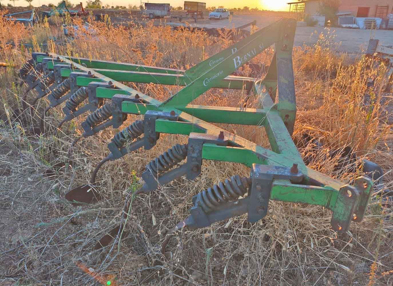 arado vertedera vertederines vertederín vertederin coche 9 brazo mordaza muelle alzar labor levantar barbecho tractor tierra