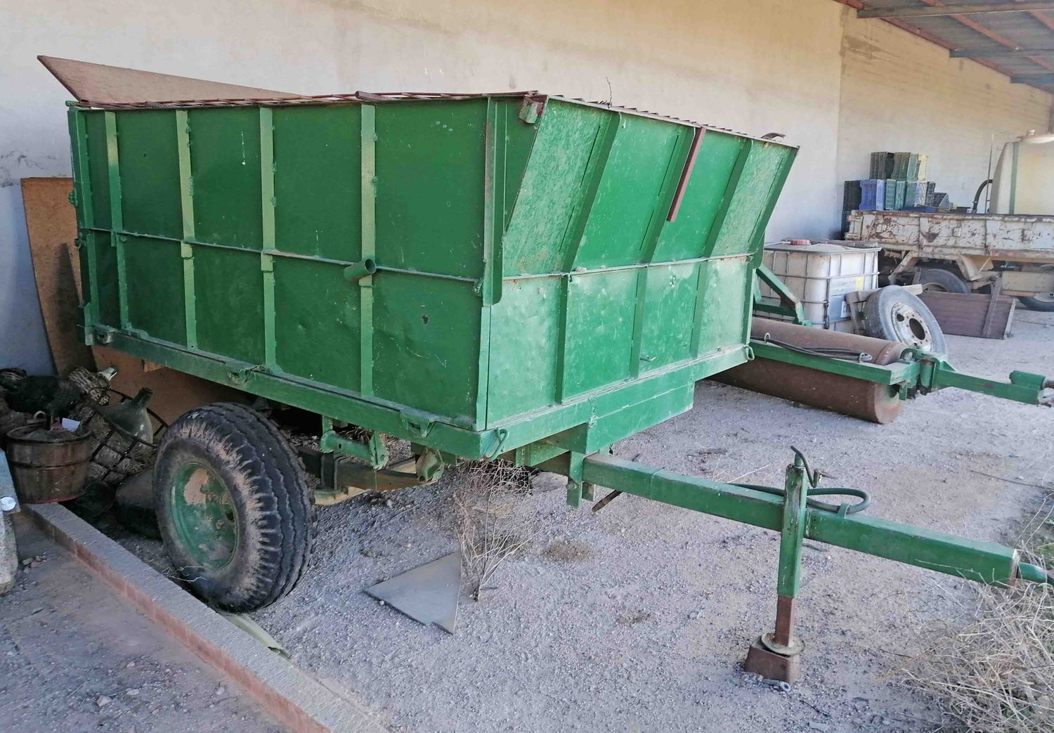 remolque basculante 1 eje 4.500 5.000 kg kgs olivar aceituna aceite oliva cornicabra picual hojiblanca tractor criba malla