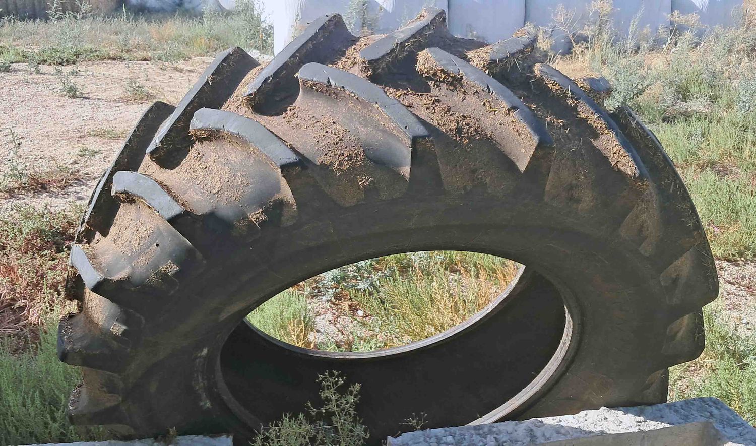 1 cubierta Stomil Olsztyn 520/70R34 equivalente medida antigua 18.4 R34 18-4R34 tractor doble tracción traccion john deere
