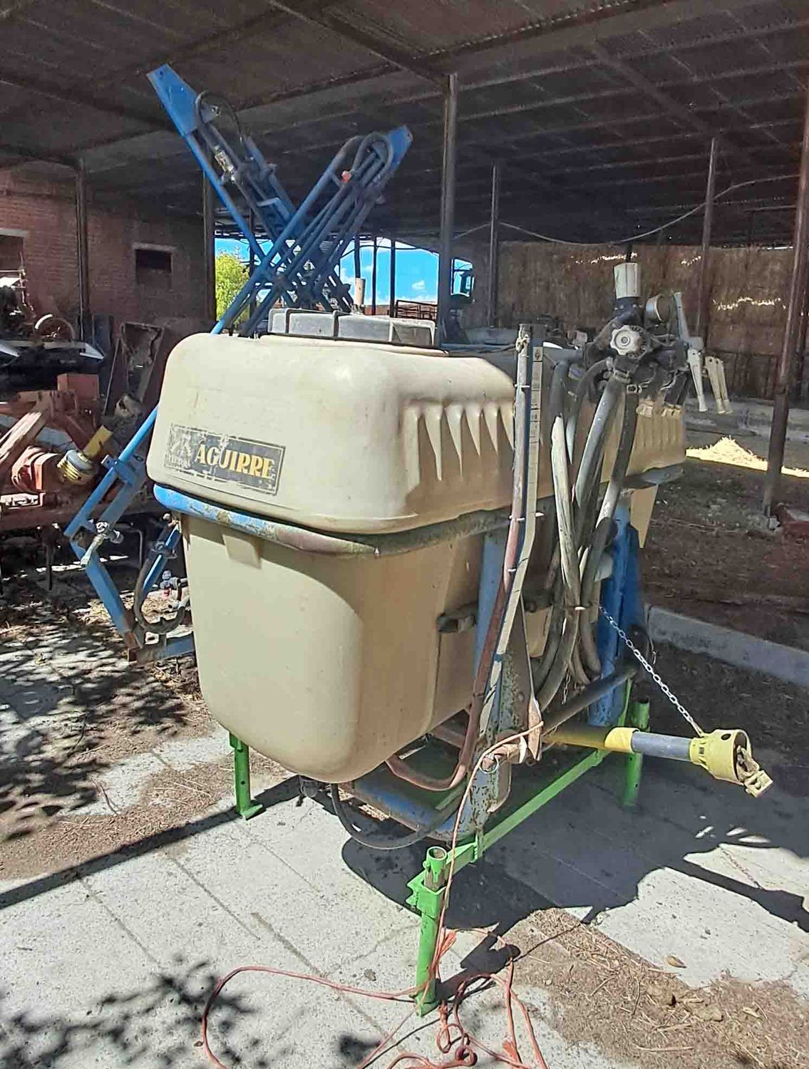 cuba producto fitosanitario aguirre 1.000 litros brazo bomba membrana tractor suspendida tratamiento itear itv cereal suelo