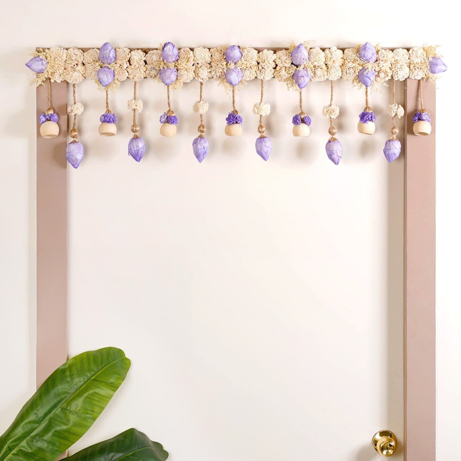 Sustainable Bandarwal With Sola Flower Lavender