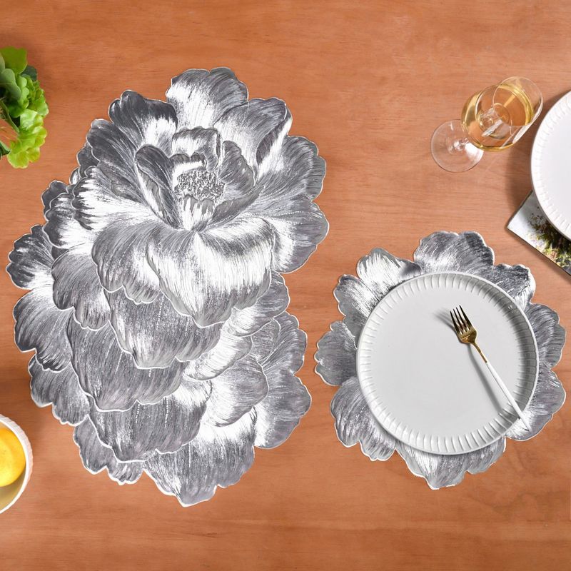 Small Decorative Showpiece for Home