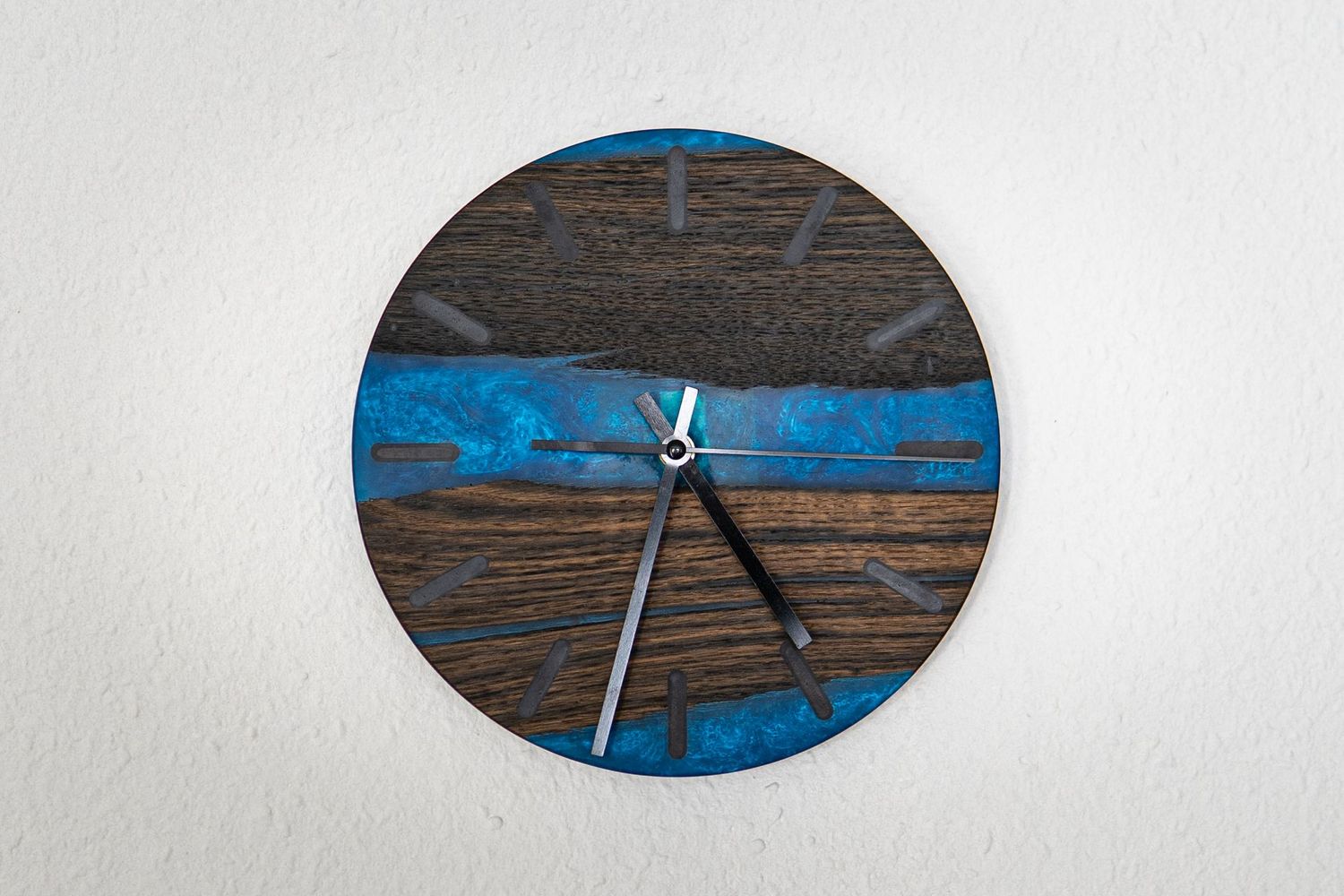 Wanduhr Mooreiche - Blue rivers