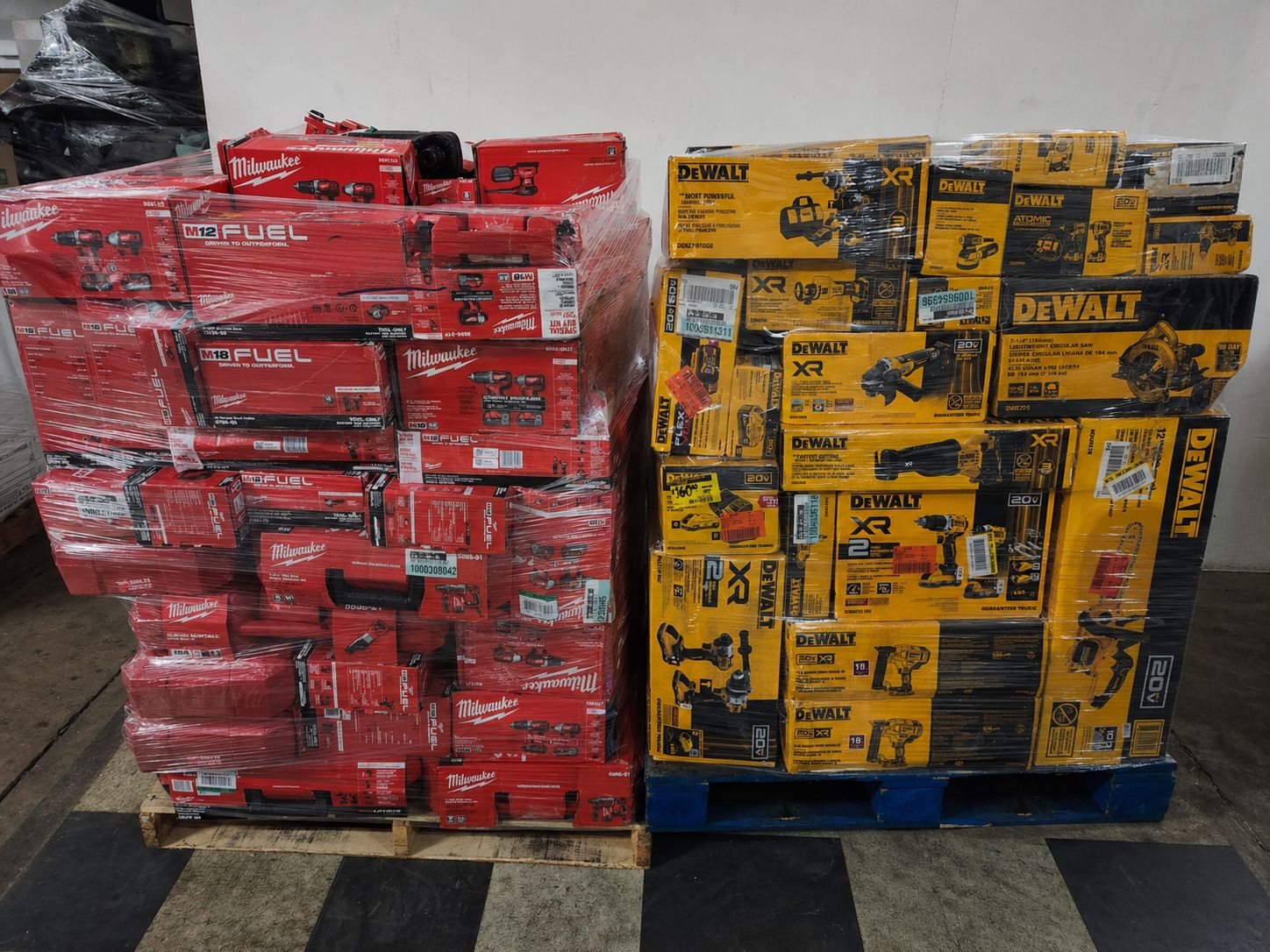 Mixed Milwaukee &amp; DeWalt Cordless Tool Pallet