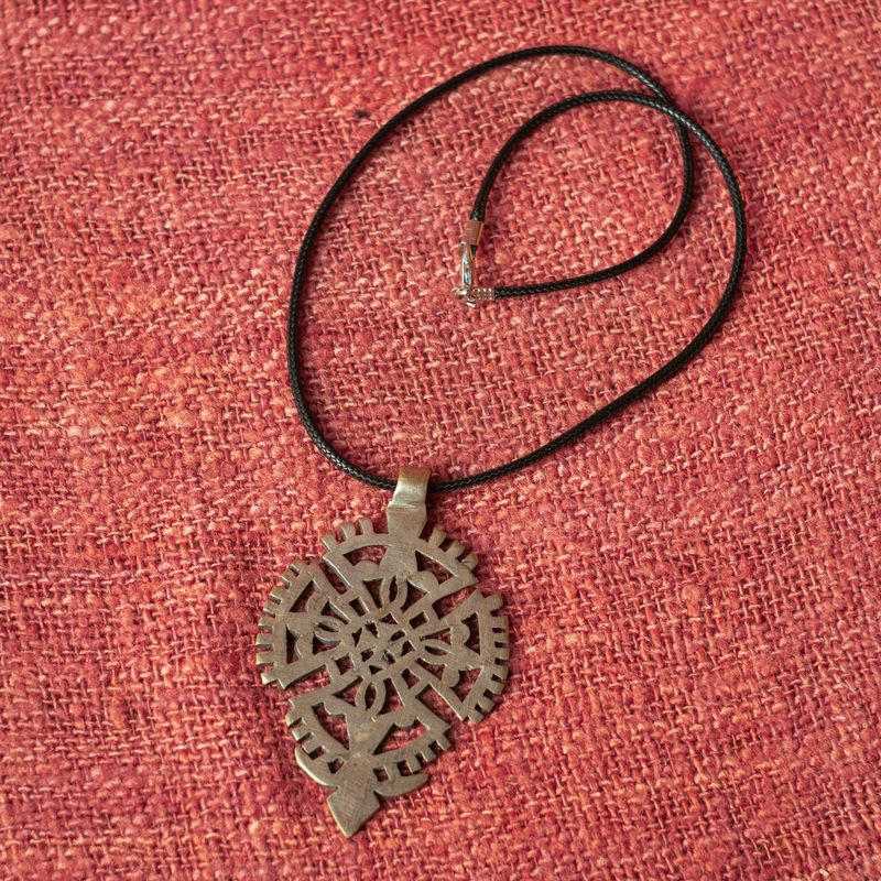 Colgante de Cuero con Cruz Etíope