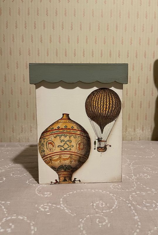 caja madera globos
