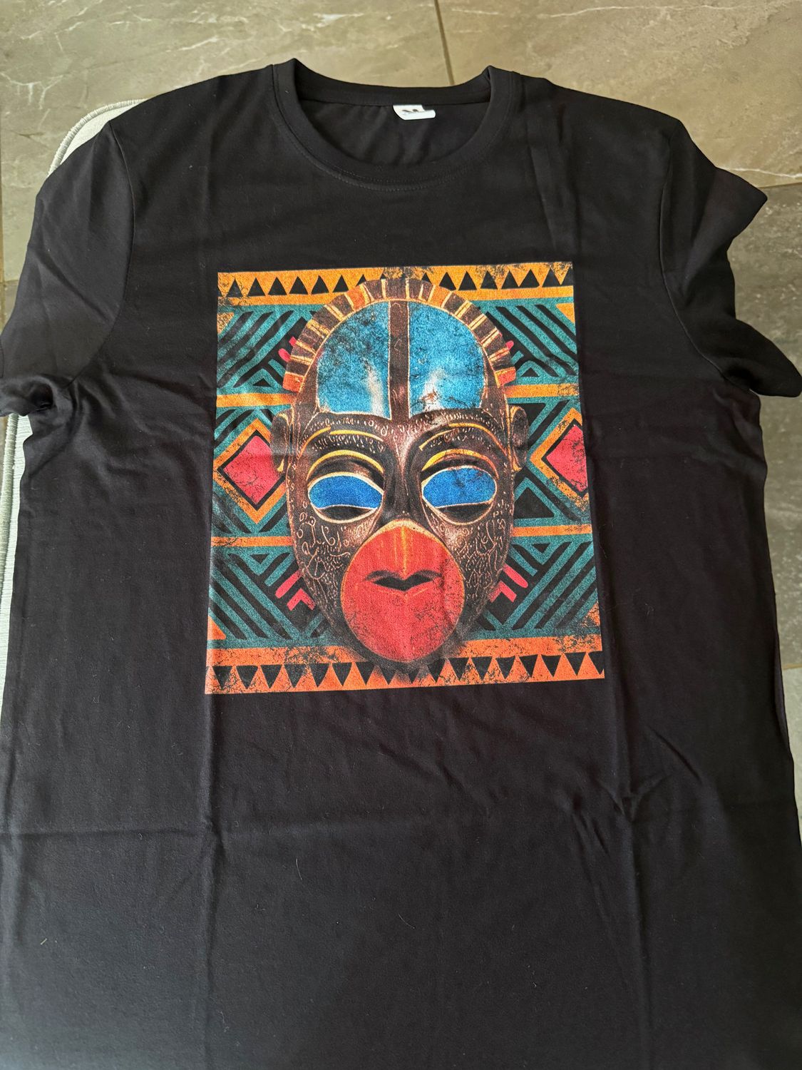 Camisetas hechas en España con diseño original creado para Madre África