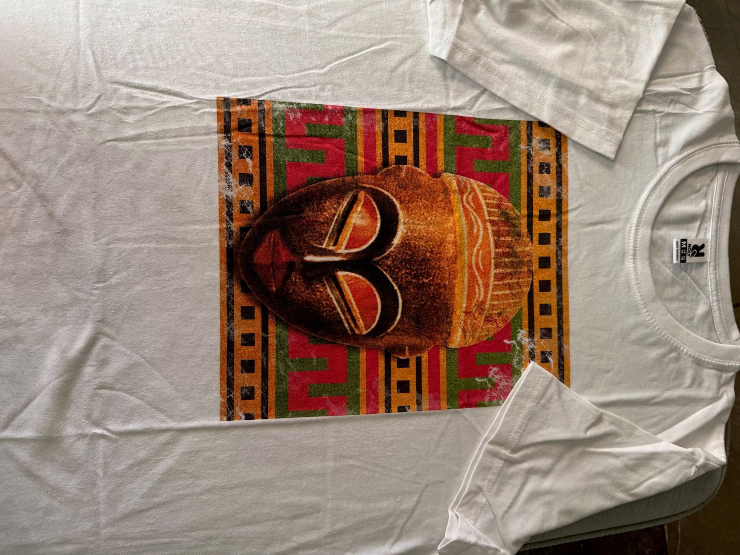 Camisetas hechas en España con diseño original creado para Madre África
