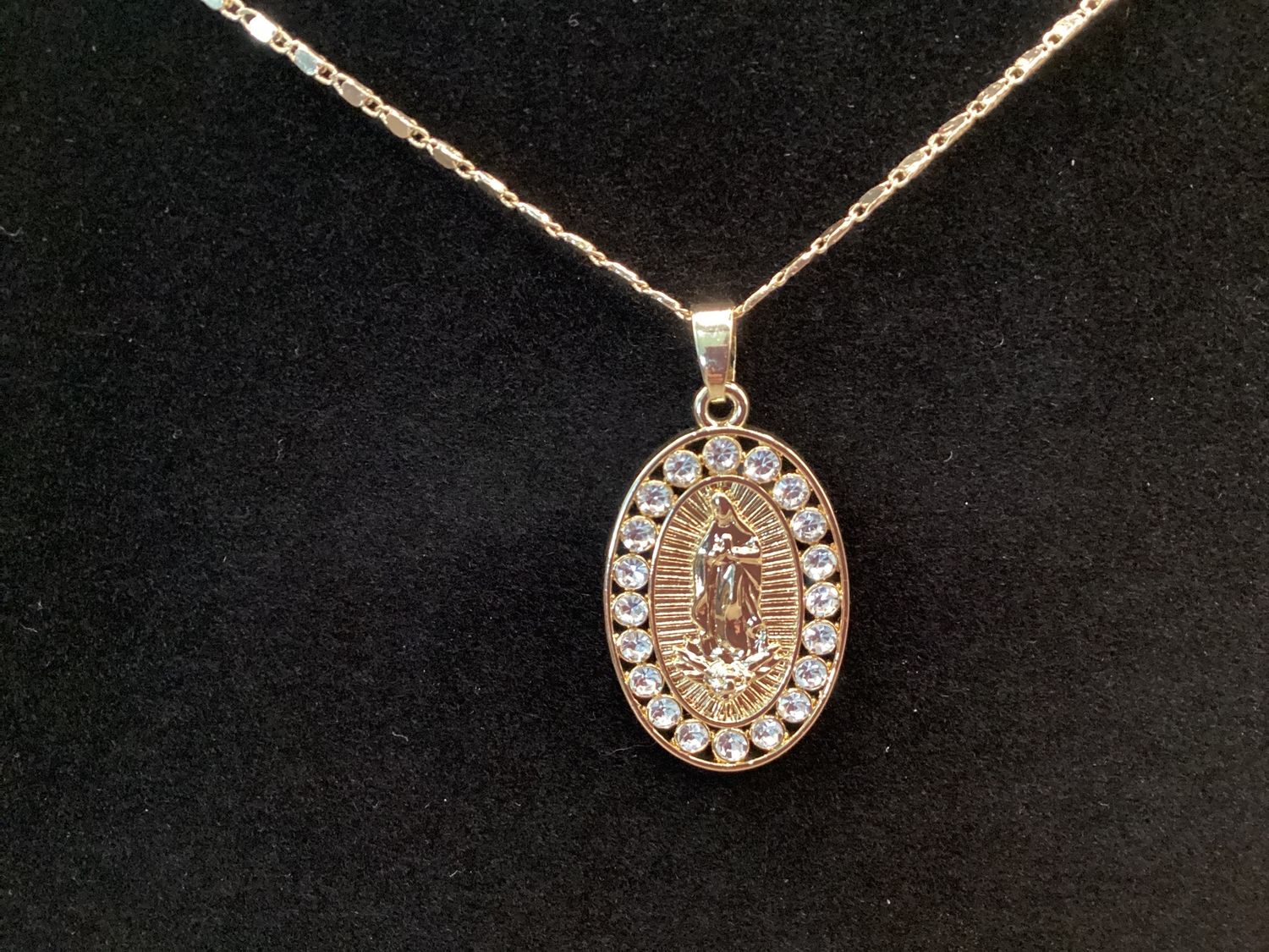 Necklace Oval Our Lady of Guadalupe Oval with crystals